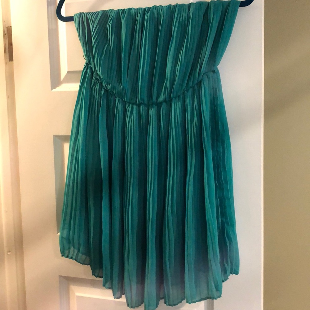 Dress - Picture 2 of 4